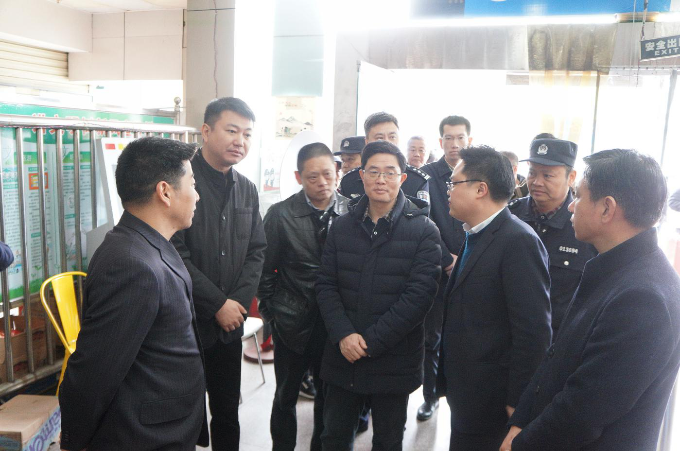 南昌市委常委、市政法委書記劉家富視察徐坊車站春運工作