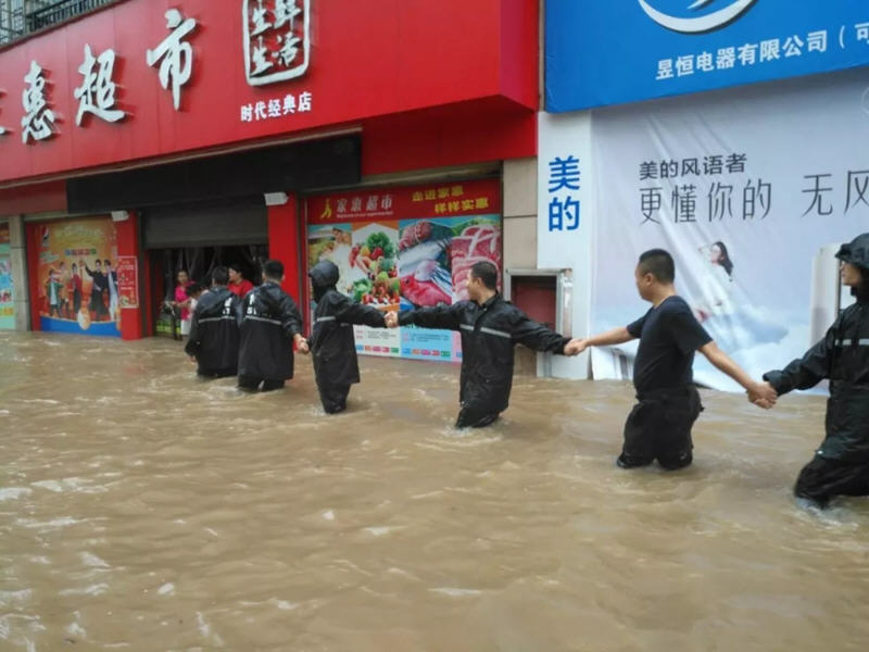 江西長運(yùn)全力以赴開展防汛搶險(xiǎn)