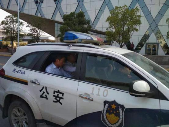 【點贊】打擊黑車 敢于作為——南昌長運西站客運分公司黨員風(fēng)采