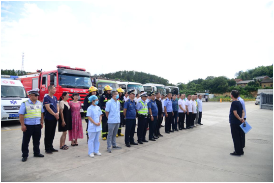 九江長(zhǎng)運(yùn)武寧公司開(kāi)展客運(yùn)車輛事故應(yīng)急演練