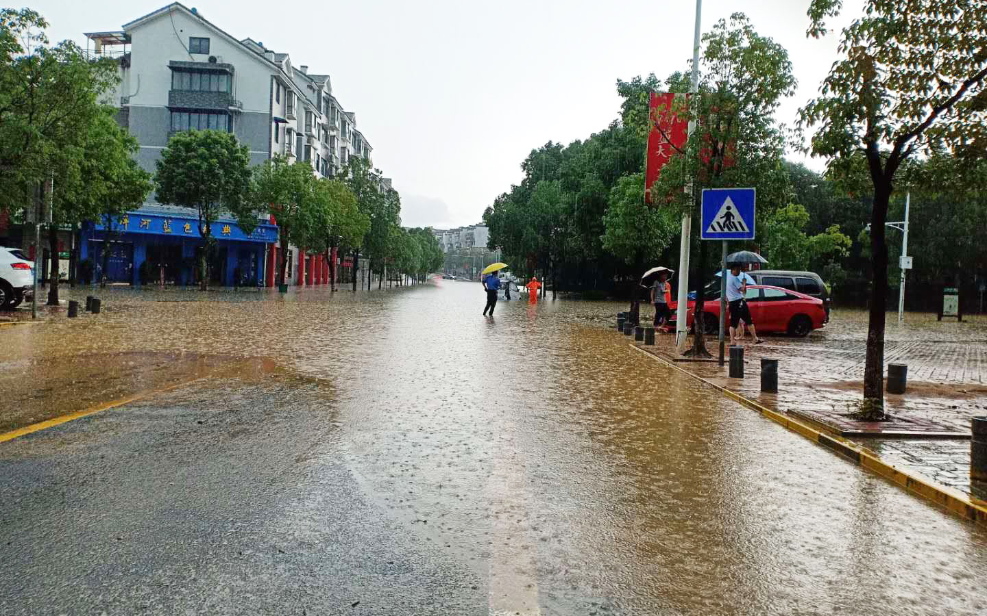 黃山長運汛期加強服務，保障學生安全出行
