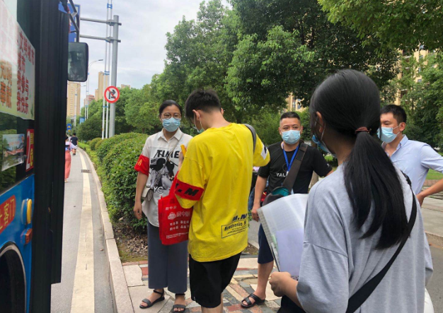 多家子公司多措并舉，為高考學(xué)子獻(xiàn)愛心