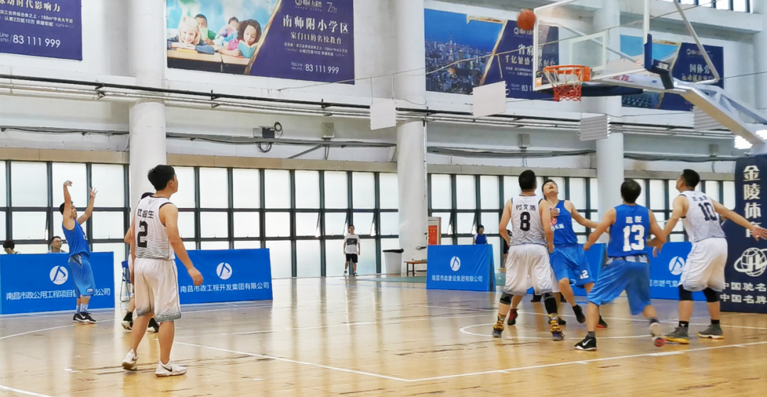 再下一城！江西長運籃球隊戰(zhàn)勝市政開發(fā)籃球隊