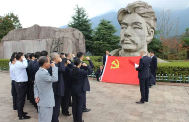 上饒汽運(yùn)開展“重溫歷史、感悟初心”主題黨日活動