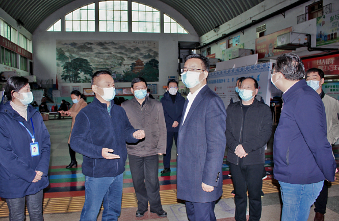 省春運(yùn)辦丁光明一行到景德鎮(zhèn)公交、長運(yùn)督導(dǎo)春運(yùn)工作