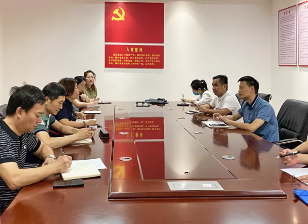 黃俊一行對(duì)上饒汽運(yùn)、匯通保險(xiǎn)開展“三公”工作專項(xiàng)檢查