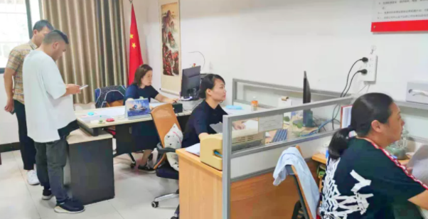 長運出租：開展駕駛員“一站式”服務(wù)