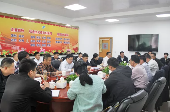 江西長運(yùn)前往贛州新世紀(jì)開展  定制客運(yùn)業(yè)務(wù)交流學(xué)習(xí)   占梁帶隊