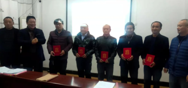 萬(wàn)年長(zhǎng)運(yùn)公交召開(kāi)創(chuàng)“星級(jí)駕駛員”表彰活動(dòng)