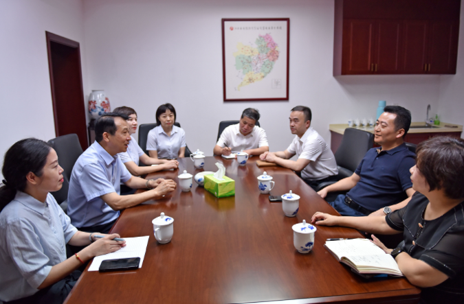 王曉會(huì)見國(guó)壽財(cái)險(xiǎn)江西省分公司總經(jīng)理郭新武