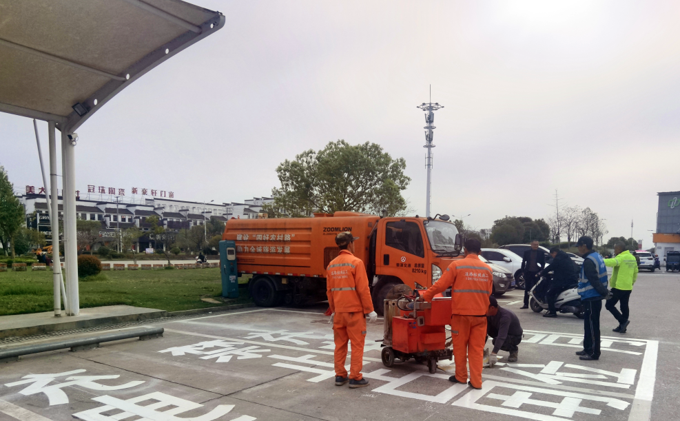 婺源公交:低碳減排資源共享 充電站“白+黑”對外營運