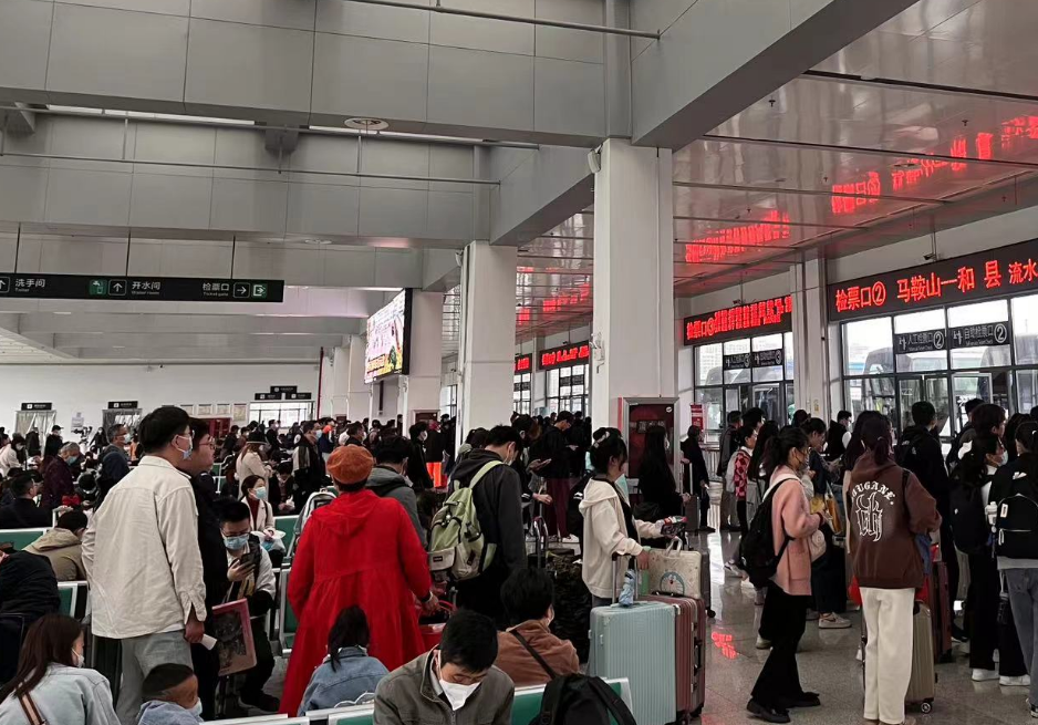 ?馬鞍山長客:“五一”打好“安全牌”、“服務牌”、“保障牌”