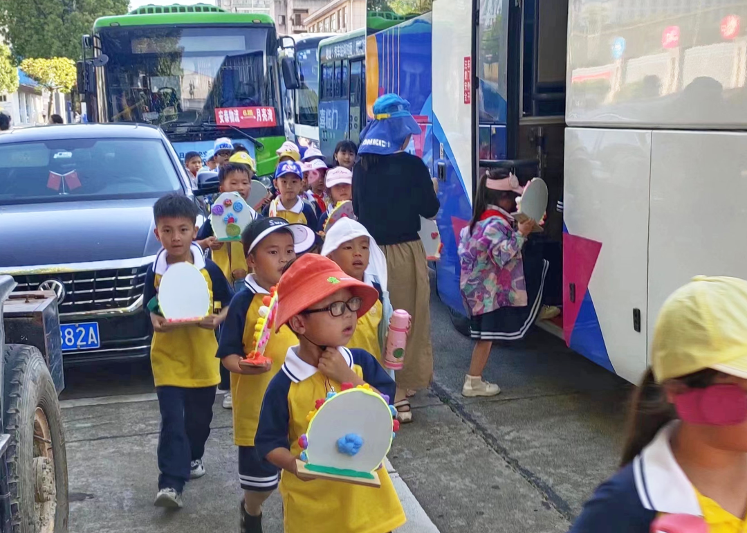 撫州長運:迎六一 助研學