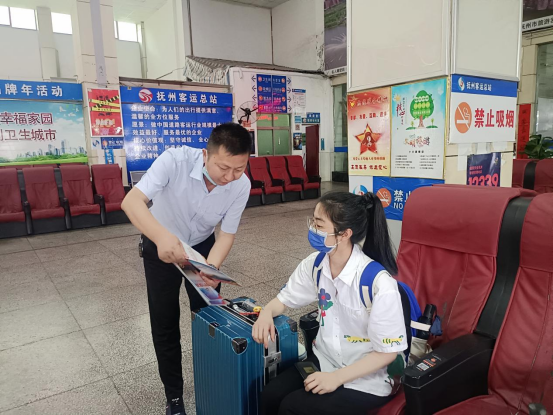 撫州長(zhǎng)運(yùn)  開(kāi)展安全生產(chǎn)月宣傳活動(dòng)