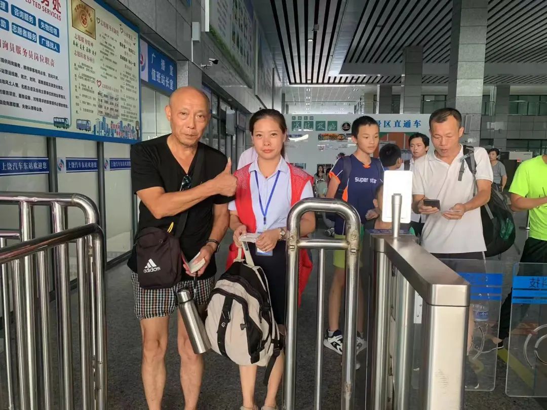 上饒汽運(yùn)：幫助聾啞旅客 獲手動點(diǎn)贊