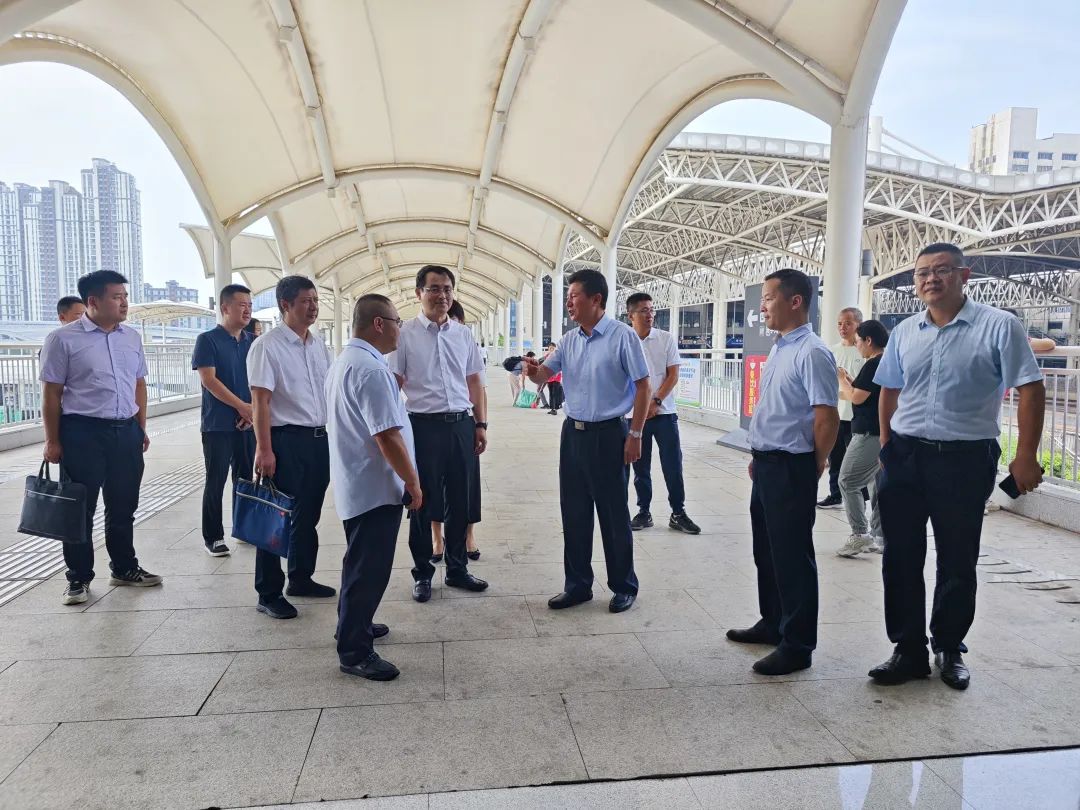 都市城際公交：饒紹清深入南昌長途汽車站督導(dǎo)“鞏衛(wèi)”工作