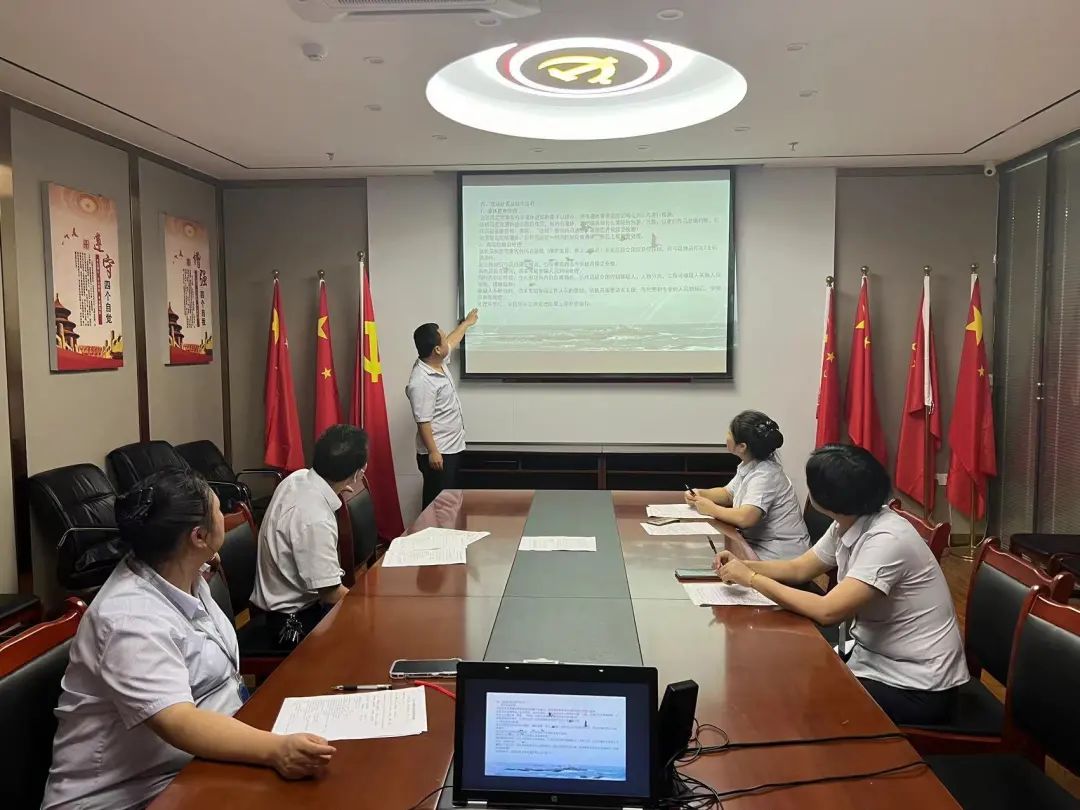 都市城際公交：開展“三品”安檢員理論、實(shí)踐知識(shí)培訓(xùn)