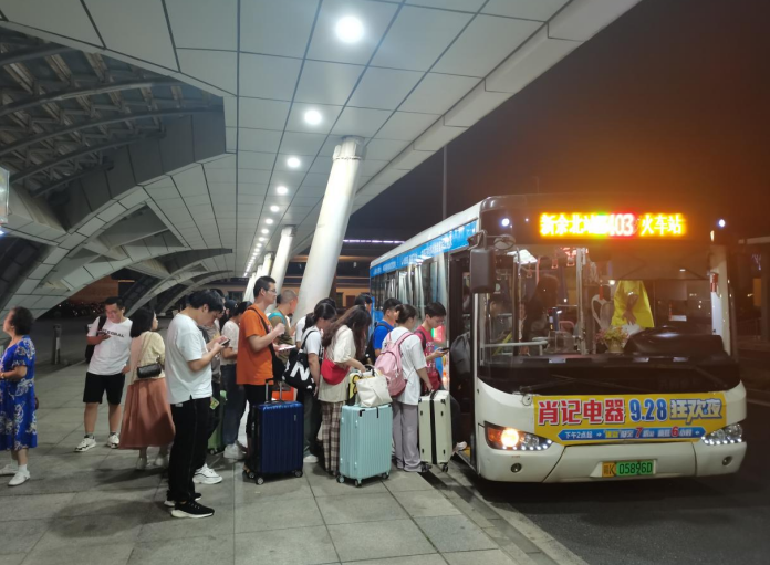 江西長運(yùn)積極應(yīng)對(duì)中秋、國慶客流高峰