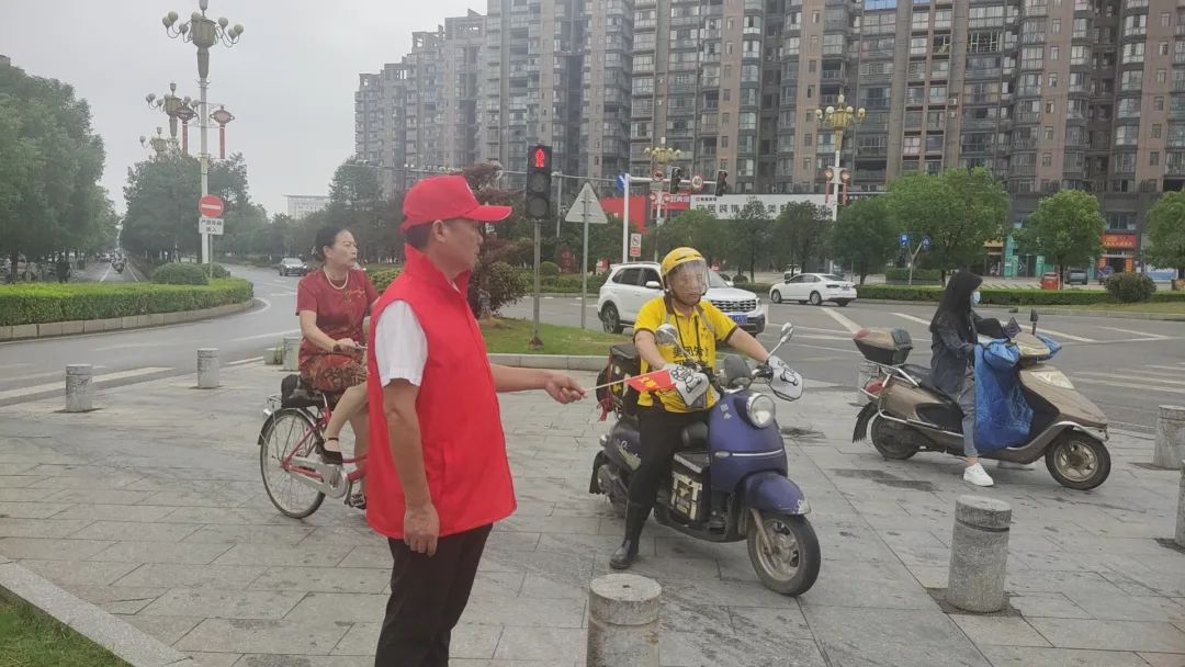 撫州長運 志愿交通文明勸導 助力文明城市創(chuàng)建