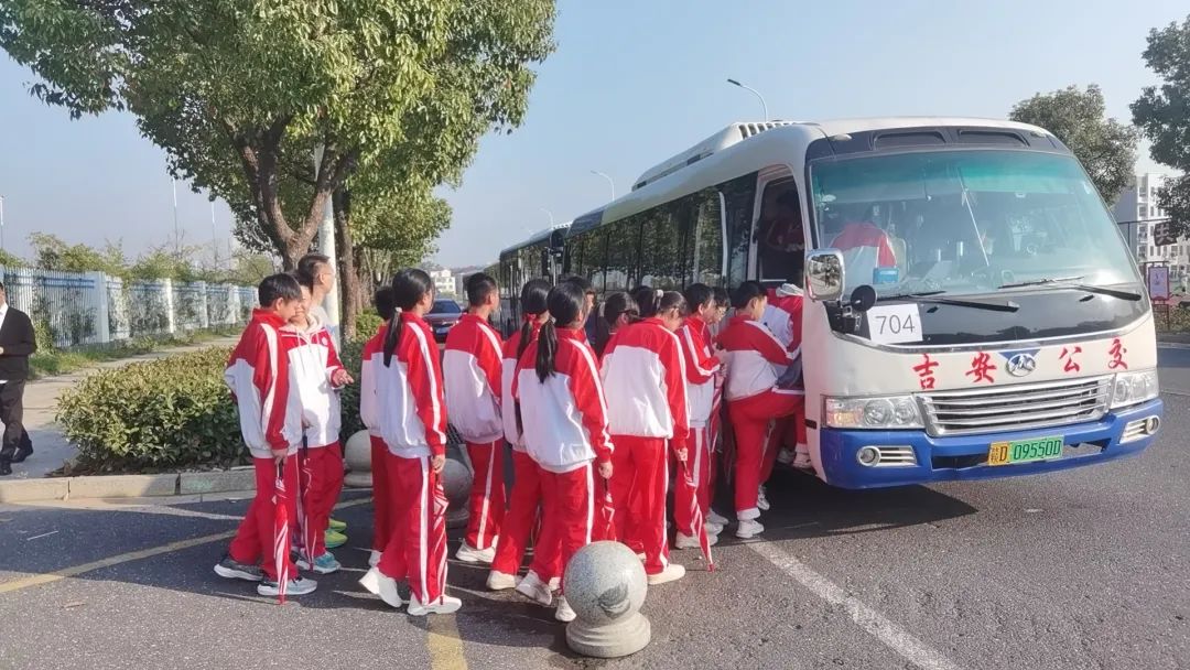 吉安公司:車到 滿意到 廬陵學(xué)校運輸任務(wù)圓滿完成