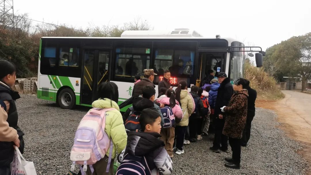 九江長(zhǎng)運(yùn):共青城鄉(xiāng)村校園專線正式運(yùn)行