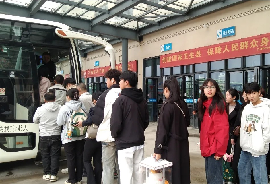 撫州長(zhǎng)運(yùn):崇仁分公司全力保障旅客便利出行
