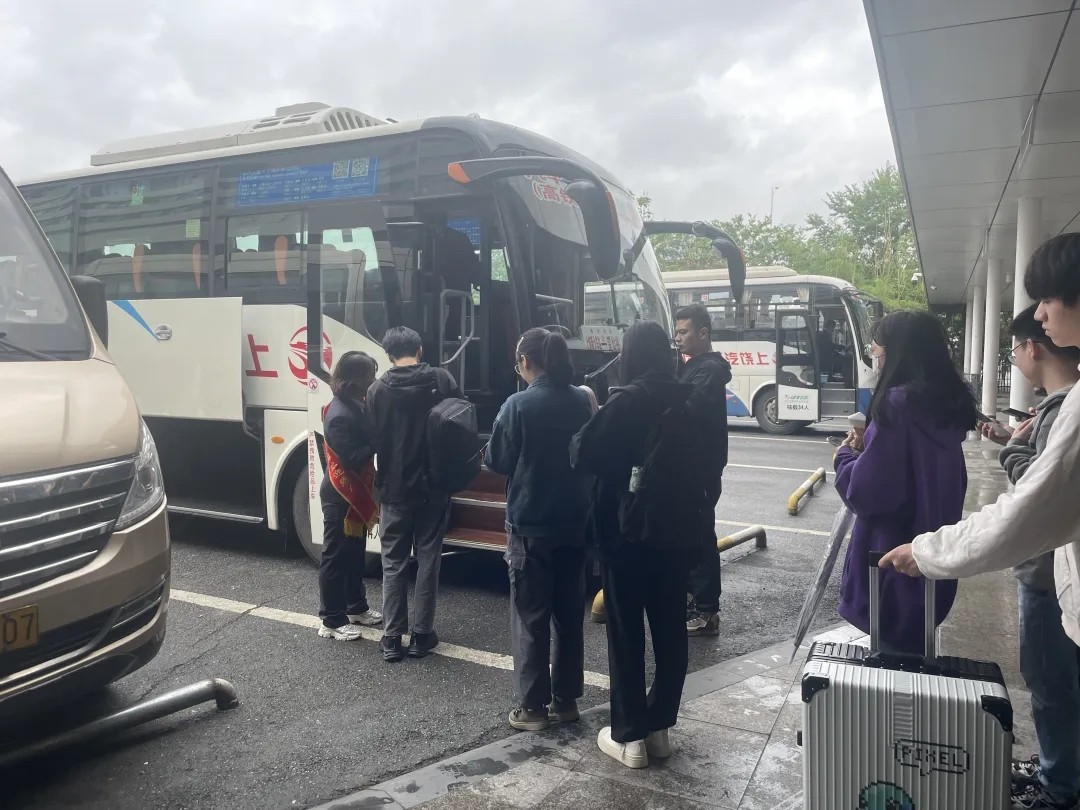 上饒汽運(yùn):“五一”期間 景區(qū)直通車(chē)用服務(wù)圈粉無(wú)數(shù)