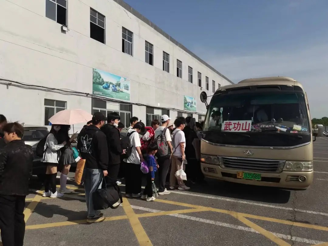 萍鄉(xiāng)長(zhǎng)運(yùn):武功山旅游專線 用心蹚出發(fā)展新路子