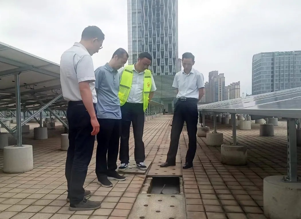 都市城際公交：開(kāi)展暴雨、強(qiáng)對(duì)流等惡劣天氣的督查