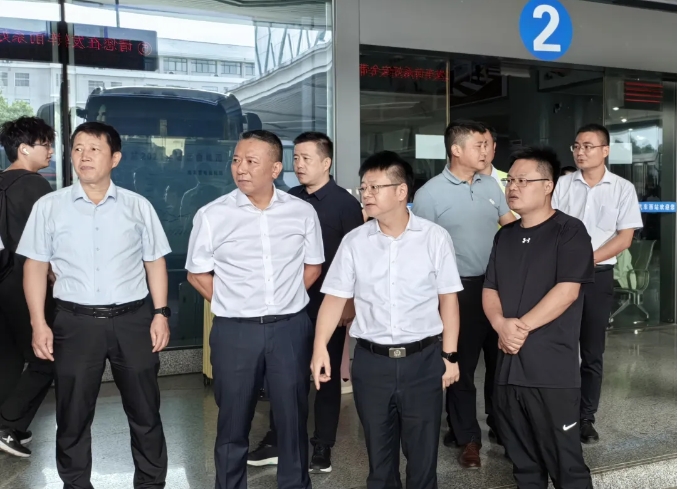 吳濤一行檢查南昌長(zhǎng)途汽車(chē)西站國(guó)慶期間安全生產(chǎn)工作 李偉、占梁陪同