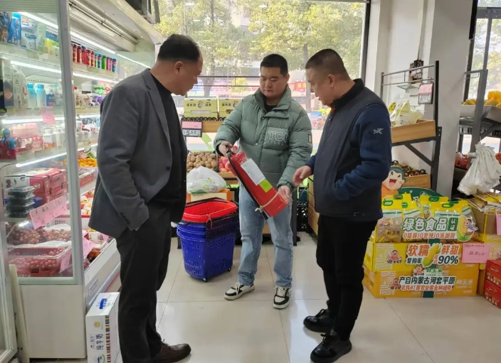 萍鄉(xiāng)長(zhǎng)運(yùn):強(qiáng)化“今冬明春”安全生產(chǎn)檢查 確保節(jié)日運(yùn)輸安全