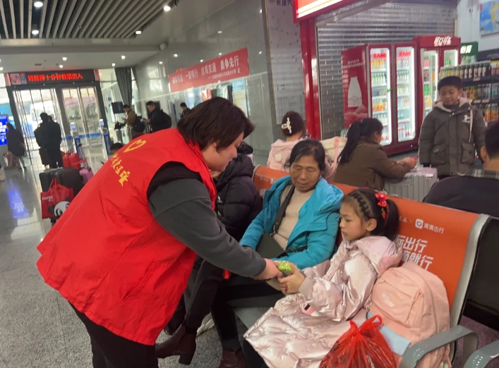 都市城際公交：開展“小年送祝福 ”活動