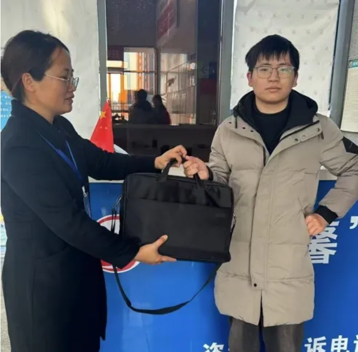 ?撫州長運(yùn)：好樣的！助人為樂的你們！