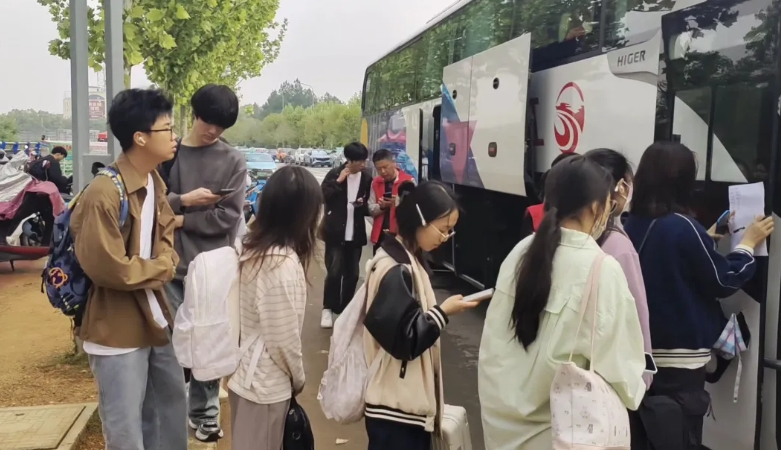 景德鎮(zhèn)長(zhǎng)運(yùn)：開通校園直通車 溫暖學(xué)子返鄉(xiāng)路