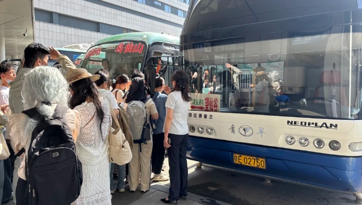 站點巴士 || 上饒汽運：“五一”暢行 開啟便捷旅游新時代