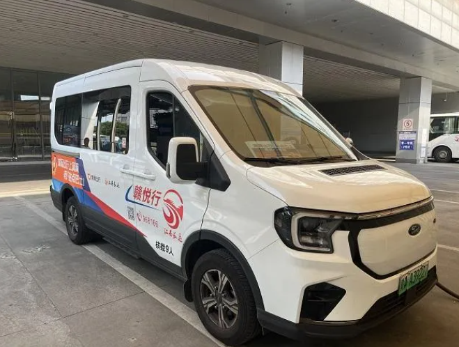 通勤探親專線 構(gòu)造兩城居民舒適生活圈